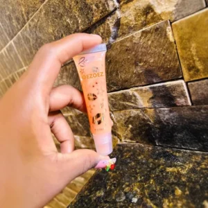 Lip Color Plumping and Moisturizing Lip Gloss